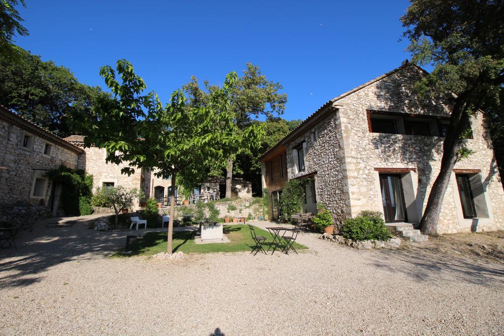 Les Esplanes Bed and Breakfast La Garde-Adhémar Exteriör bild