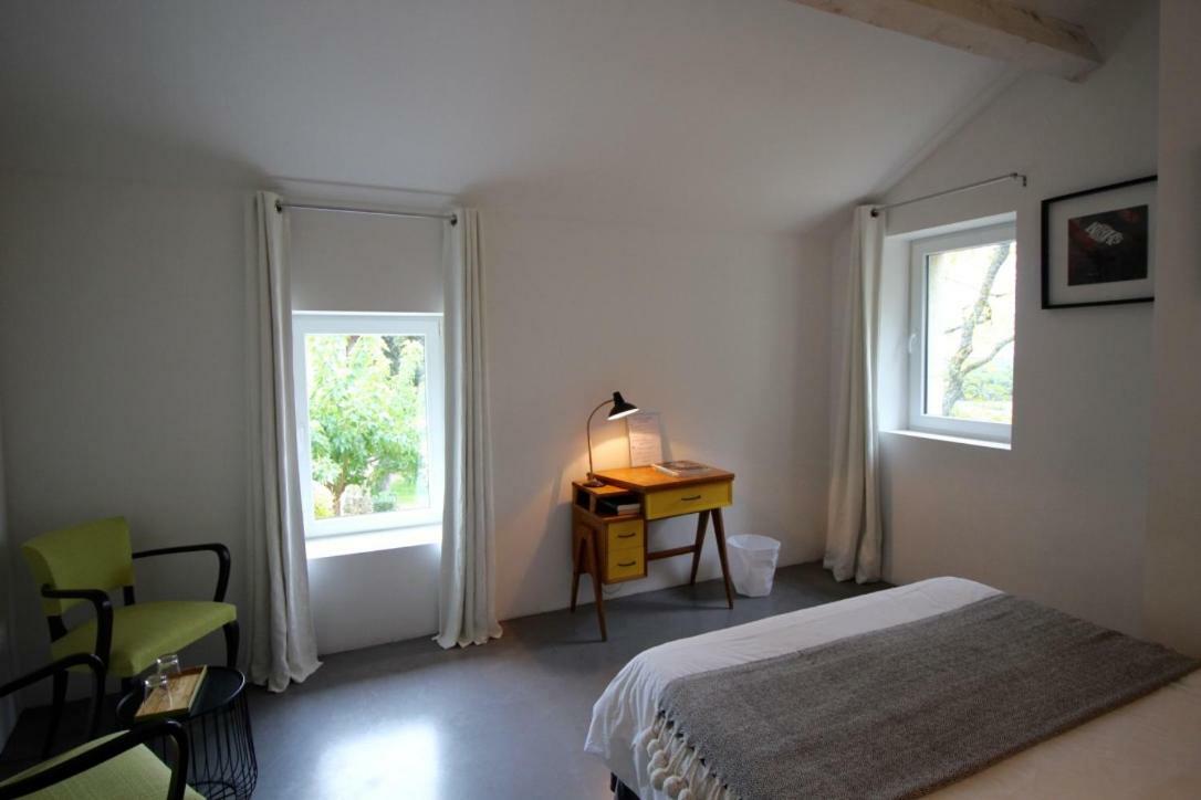 Les Esplanes Bed and Breakfast La Garde-Adhémar Exteriör bild