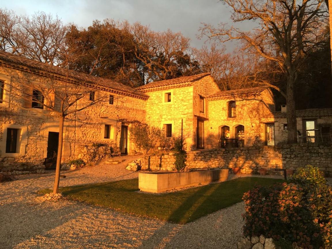 Les Esplanes Bed and Breakfast La Garde-Adhémar Exteriör bild
