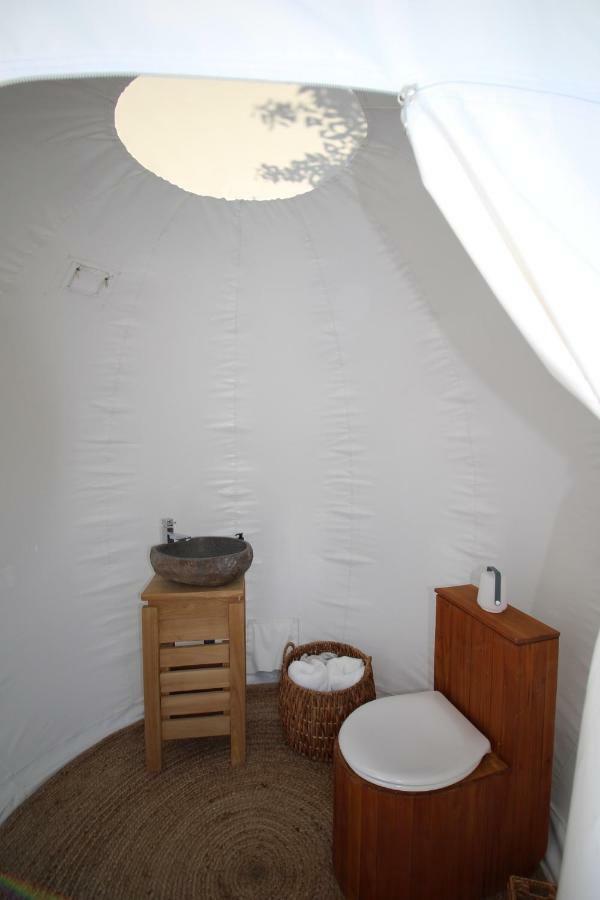 Les Esplanes Bed and Breakfast La Garde-Adhémar Exteriör bild